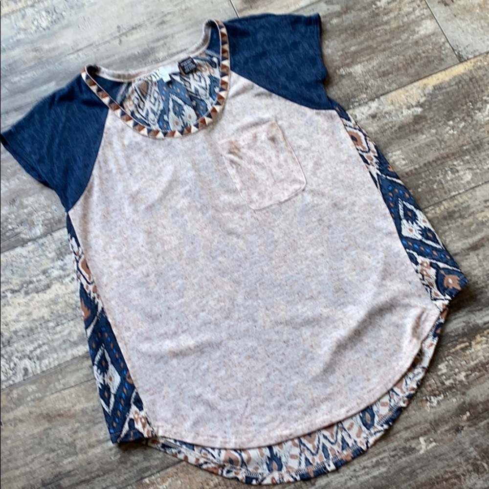Short sleeve top